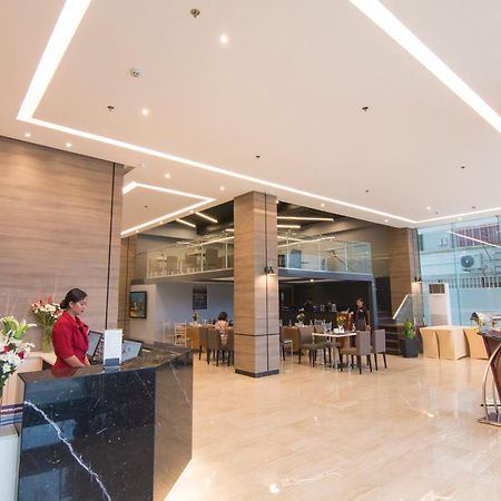 Mango Suites Cauayan Buitenkant foto