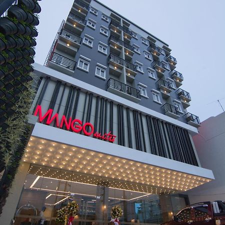 Mango Suites Cauayan Buitenkant foto