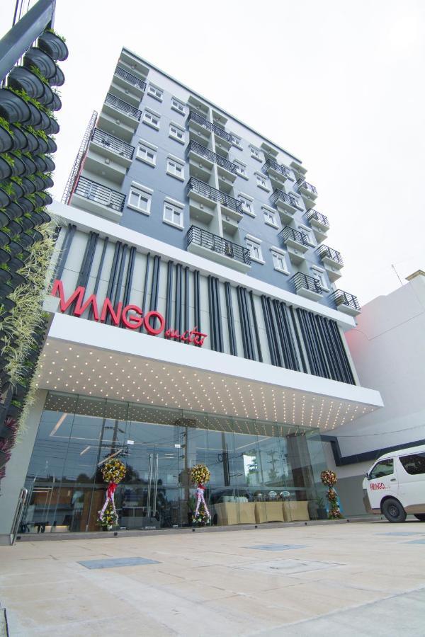 Mango Suites Cauayan Buitenkant foto