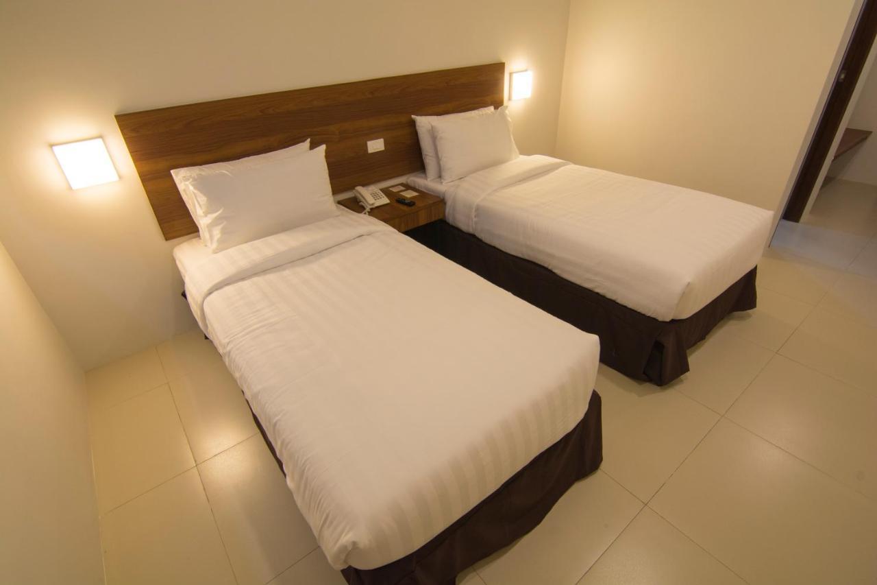 Mango Suites Cauayan Buitenkant foto
