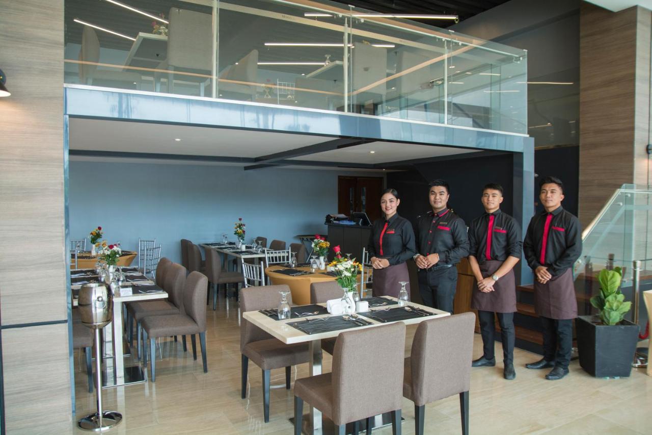 Mango Suites Cauayan Buitenkant foto
