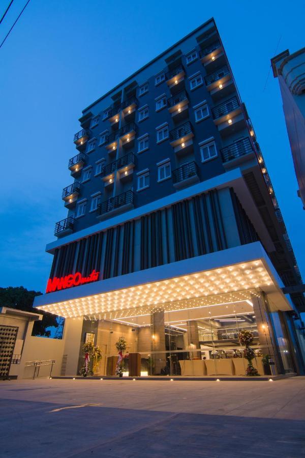 Mango Suites Cauayan Buitenkant foto