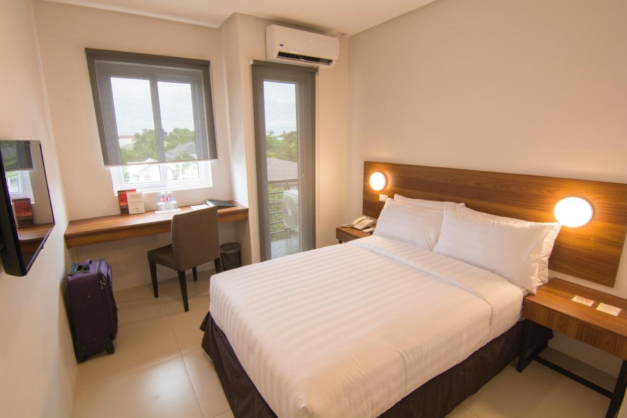 Mango Suites Cauayan Buitenkant foto